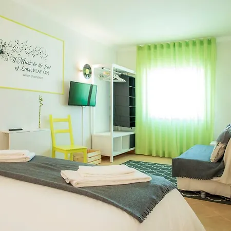 Vinyl Flat - 3* Lagos