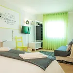 Vinyl Flat - 3* Lagos