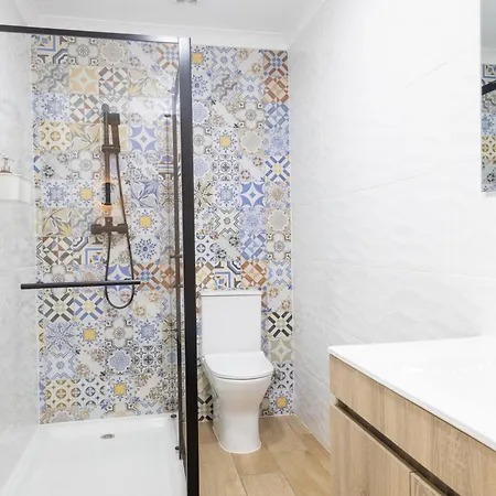 Bed & Breakfast Vinyl Flat - 3*