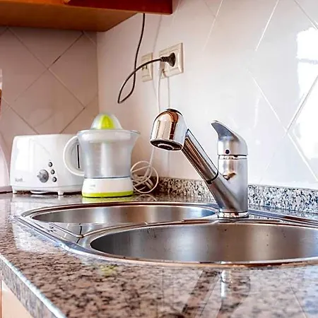Vinyl Flat - Bed & Breakfast 3*