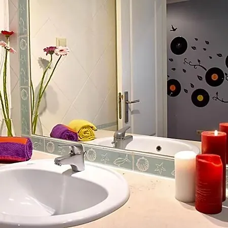 Bed & Breakfast Vinyl Flat - Lagos