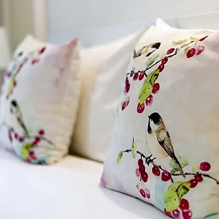 Vinyl Flat - Bed & Breakfast 3*