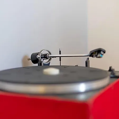 Vinyl Flat - Bed & Breakfast Lagos