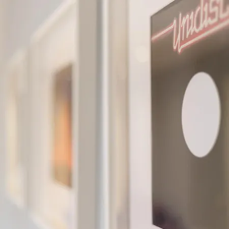 Vinyl Flat - Oda ve Kahvaltı Lagos
