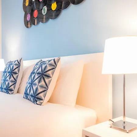 Vinyl Flat - Bed and Breakfast 3*